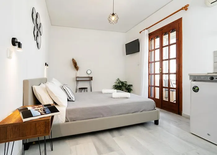 Flerianos Naxos 3* איוס פרוקופיוס